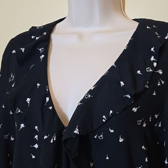 PAIGE Abelie Surplice Wrap Top XS Long Sleeve Black White Floral Rayon Ruffled - Picture 9 of 16
